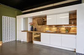 Hochglanz Fronten Hochglanz Kuche Lack Fronten Idee Design Inspiration Foto Dan Kuchen Lustenau Dan Kuchen Kuchendesign Kuchenprodukte