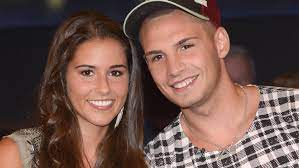 Born 15 october 1992) is a german singer. Pietro Und Sarah Lombardi Wollen 2019 Die Scheidung Vollziehen