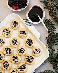 Are you trying to start a ketogenic lifestyle that can help you to lose weight faster? 10 Best Healthy Christmas Cookies A Couple Cooks