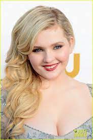 Hollywood Actress Celebrities Hotphotos Makeup Beautytips Fashion Wallpapers Biography Wikipe In 2020 Beauty Girl Beauty Abigail Breslin