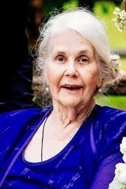 Linda Gault's Instagram, Twitter & Facebook