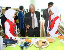 Matlamat pendidikan, pengurusan jurang generasi perlu diuruskan dengan baik di dalam. Manyin Bilik Darjah Abad Ke 21 Di Setiap Bahagian Negeri Tahun Depan Utusan Borneo Online