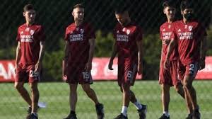 The club is notable for its football team, that currently plays in the primera división, the top level of the argentine football league system. Con Dos Ausencias Los Convocados De River Para Jugar Con Huracan Tyc Sports