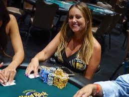 Lexy gavin has won 0 bracelets and 0 rings for total earnings of $157,772. Event 18 Dueling Chipleaders Lexy Gavin And Brittney Barnes Seminole Hard Rock Hollywood Poker