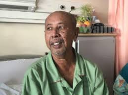 Disahkan tidak boleh menjalani rawatan kimoterapi atau radioterapi kerana tubuh beliau terlalu lemah. Kerap Tersedak Muntah Selepas Makan Pelakon Zaibo Tak Sangka Hidap Kanser Esofagos Tahap 4 Mingguan Wanita