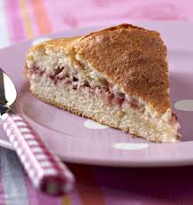 Gateau Au Yaourt A La Confiture De Fraises Recette Confiture Fraise Gateau Yaourt Confiture