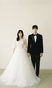 [정보/소식] [공식] 배우·감독 커플 깜짝 탄생..이유진 차경은, 11월 14일 ...