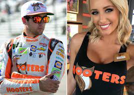 Chase elliott, the guy in the hooters car, is the guy you want to win. Hooters Will Give Out Free Wings If Nascar Driver Chase Elliott Wins This Year Maxim