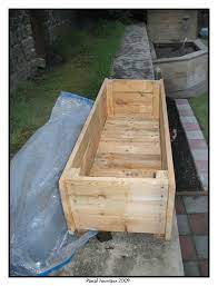 Des bacs à fleurs géants. Fabriquer Son Bac A Fleurs Garden Bed Kits Pallet Garden Pallets Garden