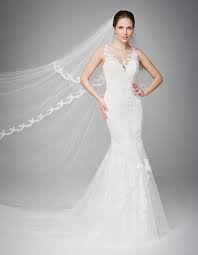 Heirate stylisch und einzigartig mit modernen hochzeitskleidern by kleemeier. Delta Ein Graziles Fishtail Kleid Brautkleider Wed2b