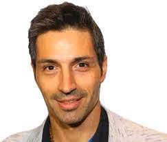 Larry Paiz's Instagram, Twitter & Facebook