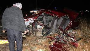 Konya'da otomobilin çarptığı 13 yaşındaki kız çocuğu ve araçtaki 2 kişi yaralandı. Konya Da Trafik Kazasi 2 Olu 2 Yarali Gundem Haberleri