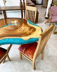 Mesa de teca y resina de epoxi. Ebanisteria Lozano Posts Facebook