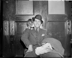 The les canadiens were a major league hockey team based in montreal, pq playing in the national hockey association from 1909 to 1910. Jean Pusie One Hockey Player The Fans Like Les Canadiens Formerly With Boston Cubs Digital Commonwealth