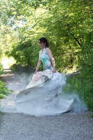 Günstig brautkleider online verkaufen,persunkleid bietet tolle billige hochzeitskleider 2015,und kleider für besondere anlässe an.kaufen sie sofort bei persun ein! Brautkleider Sind Bieder Nicht Bei Einem Trash The Dress Shooting Familista