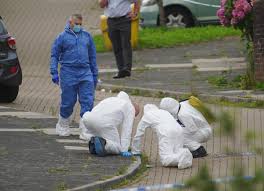 Police at the scene of the shooting in keyham, plymouth. Ldvho X3w Hkfm