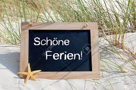 Wooden Sign Schöne Ferien! Lizenzfreie Fotos, Bilder und Stock Fotografie. Image 42134286.