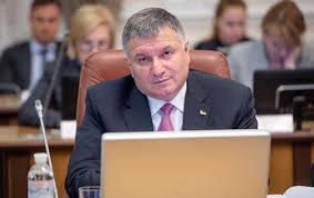 За последние несколько лет арсена авакова так часто «провожали в отставку», что доверия новостям было все меньше. Nardepy Sobirayut Podpisi Za Otstavku Avakova Korrespondent Net