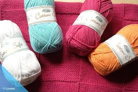 Hier gibt es kostenlose strickanleitungen. Babydecke Stricken Strickanleitung In 6 Schritten Talu De