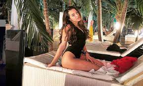 Born 19 june 1996 in bucharest) is a romanian artistic gymnast. Galerie Foto Larisa Iordache Intre Sala De GimnasticÄƒ È™i PostÄƒrile Pe Instagram Cum AratÄƒ Acum Frumoasa GimnastÄƒ In Care Ne Punem SperanÈ›e Pentru Medalii La Jo 2020 De La Tokyo