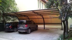 Complementi d'arredo per interni ed esterni, quali: Strutture A Pensilina Per Auto
