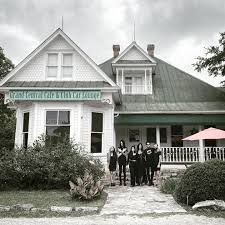 The texas chainsaw massacre was produced on a budget of $60,000 raised by bill parsley, a texas tech administrator and former member of the the original location used as the house of leatherface and his family was located in williamson county, texas, in what is now the round rock area. Texas Chainsaw Massacre House With My The Glass Coffin Vampire Parlour Facebook