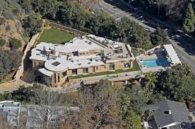 Rihanna Puts Los Angeles House On Market For 15 Million Rihanna Has Put Her Los Angeles Home On The Market For 14 9995 Million Rihanna Moved Into The Sprawl