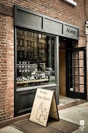 Aesop Bleecker Street Royal Roulotte Exterior Like This Think Old Style Apocrathy 1930s Laborat Design De Magasin De Cafe Design De Cafe Design Interieur Salon
