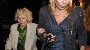 Bývalá první dáma a herečka dagmar havlová (68) se na divadelním jevišti představí v další dramatické roli. Dagmar Havlova Se Vratila Na Jeviste Za Ovaci Publika Aktualne Cz