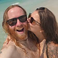 Matt + Cass (@runaway.mattandcass) • Instagram photos and videos