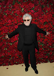 Pedro almdóvar se reunió el pasado sábado con amigos y parte del equipo de la película los amantes pasajeros. Almodovar Aclara Que No Tiene Ninguna Relacion De Parentesco Con Zaplana