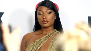 2 days ago · megan thee stallion makes her debut as a sports illustrated swimsuit cover star. Megan Thee Stallion Shows Off Her Natural Curls In Bare Faced Bikini Pics Teen Vogue