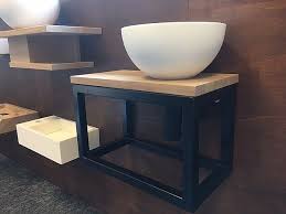 pin op zwart design