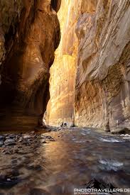 As the walls begin to narrow at the start of wall street, however, you will be wading most of the time. The Narrows Im Zion Nationalpark Grossartige Wanderung In Magischer Kulisse
