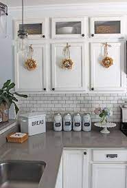 Simple Summer Kitchen Decorating Ideas White Kitchens White Cabinets With Gray Q White Kitchen Decor Kitchen Cabinets Grey And White Kitchen Cabinets Decor