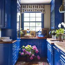 But unless you're really tight on space here are 4 easy steps for designing your small kitchen layout. 18 Best Small Kitchen Ideas 2020 Tiny Kitchen Decorating Tips
