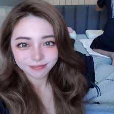 人真的不能隨便跟父母談過去的創傷問題😅 父母只會覺得你在責怪他昨天我想說再給我媽跟我自己最後一次機會