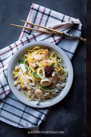 The noodles are rehydrated with boiling water and are then soaked in cold water until you use them. Singapore Fried Hokkien Mee