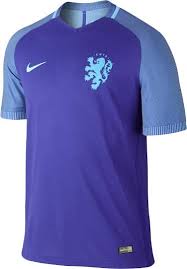 Créez vos maillots foot personnalisés à : Maillot Equipe De Pays Bas Nouveau
