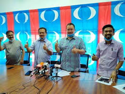 Pakatan harapan hentam agong dengan menghentam muhyiddin. Dua Adun Pkr Keluar Parti