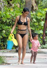 And, yeah, viewers were quick to take notice as she walked the vma red. Teyana Taylor Hot Bod Beach Bikini Daughter Pictures