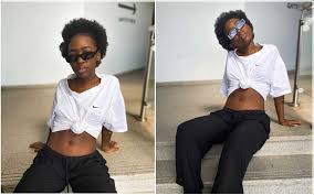 Elsa majimbo s'est récemment tournée vers les réseaux sociaux pour exprimer avec enthousiasme sa après, elsa majimbo a obtenu plusieurs sacs en collaborant avec mac cosmetics et fenty de. Kenyan Comedy Is Based On Stereotypes Tribal Lines Elsa Majimbo