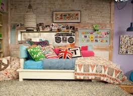 Teddy Duncan S Bridgit Mendler Bed Room In Good Luck Charlie Simple Bedroom Bedroom Decor Room Inspiration
