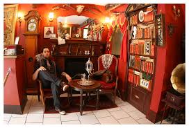 Get tattoo ideas, free designs and tattoo parlour/shop listings from all over the world. Museum Of Madness Tattoo Shop France Too Bad We Didn T See This Sooner We Could Have Went There It Shop Interior Design Tattoo Shop Interior Shop Interior