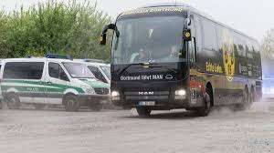 Das spiel gegen die as dortmund steht nach dem anschlag auf die mannschaft des bvb unter schock. Bvb Mannschaftsbus Der Sitzplan Im Bomben Bus Von Borussia Dortmund News De
