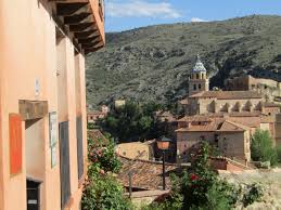 La casa rural, es uno de mis mayores anhelos obtenidos. Apartamentos Las Murallas Casa Rural En Albarracin Sierra De Albarracin Teruel Espaciorural Com