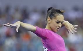 Trei medalii de aur la primul ei concurs din 2015. Gimnasta Larisa Iordache MedaliatÄƒ Cu Aur La Individual Compus Ziarul Hunedoreanului