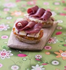Tartines De Magret De Canard Au Cheddar Aux Airelles Recettes De Cuisine Odelices Recette Recettes De Cuisine Tartine Magret De Canard