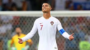 Jersey keluaran adidas ini mirip jersey portugal yang berwarna dasar merah marun plus hijau. Cristiano Ronaldo Isyaratkan Pensiun Dari Timnas Portugal Nusakini