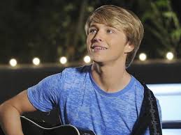 Zac efron isn't the only hottie in 17 again! Sterling Knight Nojobforayearandcounting